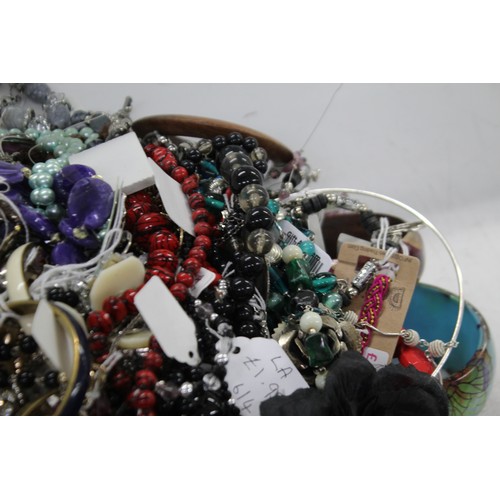 405 - 10kg UNSORTED COSTUME JEWELLERY inc. Bangles, Necklaces, Rings, Earrings