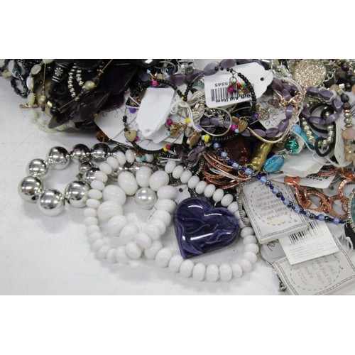 433 - 10kg UNSORTED COSTUME JEWELLERY inc. Bangles, Necklaces, Rings, Earrings