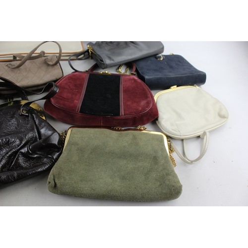 451 - 15 x Assorted Vintage Ladies HANDBAGS Inc. Leather, Clip Top, Crossbody, Etc