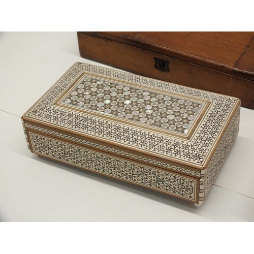 221 - SELECTION OF MIXED TRINKET BOXES INCLUDING MOTHER OF PEARL INLAID