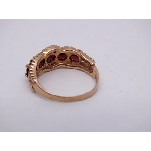 303 - 9ct GOLD GARNET RING SIZE O, 2.9g