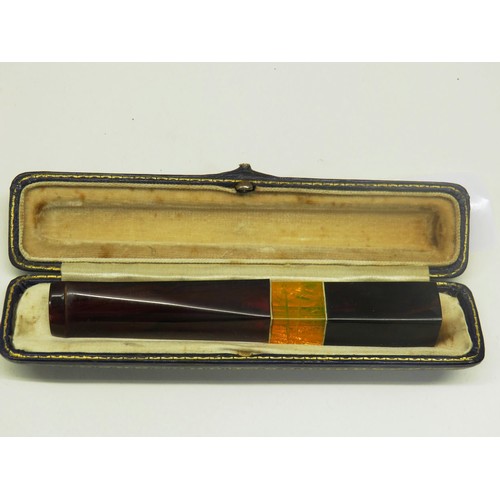 366 - AMBER BUTTERSCOTCH CHEROOT HOLDER