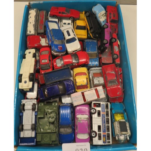 30 - SMALL BOX OF MATCHBOX AND HOTWHEELS