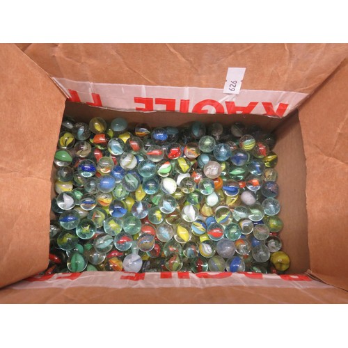 132 - JOB LOT OF APPROXIMATELY 700 MARBLES