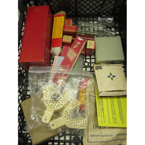 279 - 2 TRAYS OF VINTAGE MEDICAL SUPPLIES