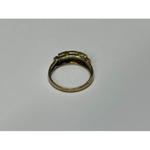 328 - 9ct GOLD EMERALD & DIAMONDS RING SIZE Q, 2.1g