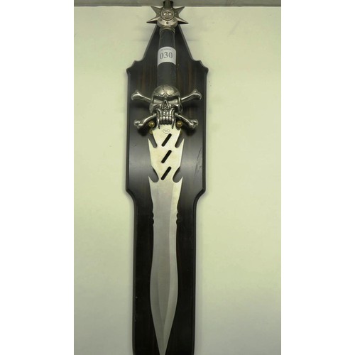 30 - LARGE ORNAMENTAL GOTHIC STYLE DAGGER ON WOODEN WOODEN PLAQUE