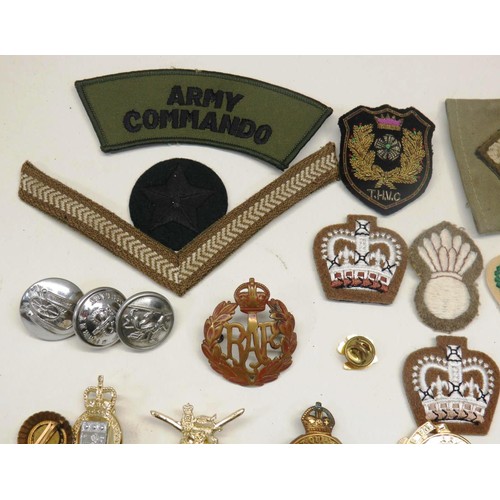 52 - BAG OF MILITARY AND OTHER BADGES