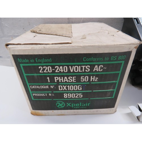 80 - HALOGEN LAMP P.I.R & XPELAIR FAN