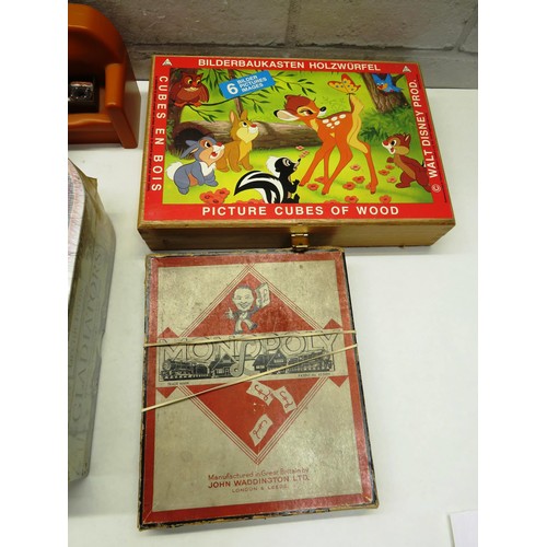 11 - SELECTION OF VINTAGE GAMES AND TOYS I.E SIMPSONS EXTREME SKATEBOARD, MONOPOLY, GLADIATOR, WIND UP TO... 