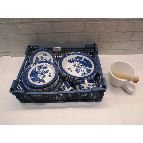 52 - BLUE AND WHITE PART TEASET AND PESTEL AND MORTOR SET