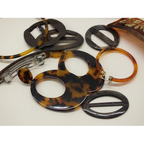 393 - BAG OF TORTOISESHELL CLIPS AND SLIDES