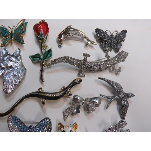 123 - ANIMAL RELATED BROOCHES MIXED LOT