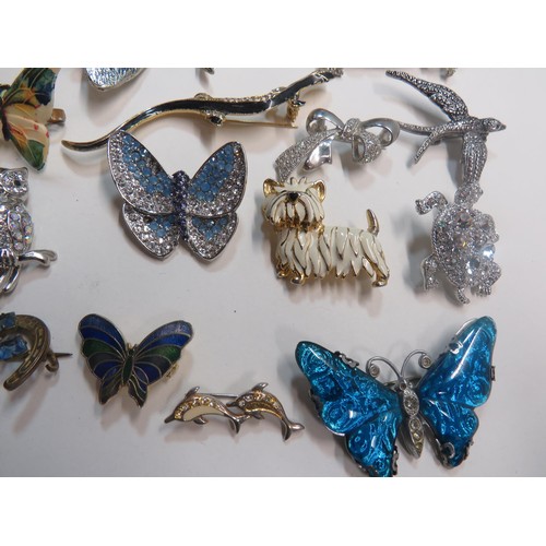 123 - ANIMAL RELATED BROOCHES MIXED LOT