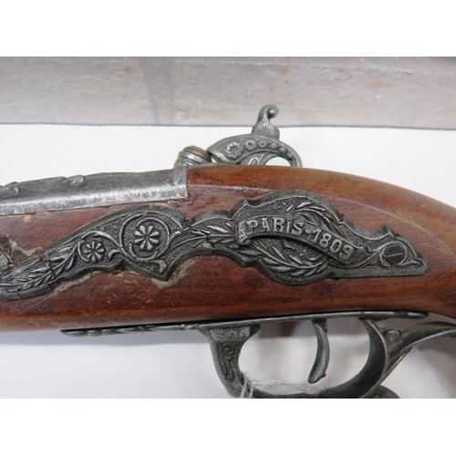 260 - A VINTAGE MODEL OF A FLINTLOCK PISTOL 18