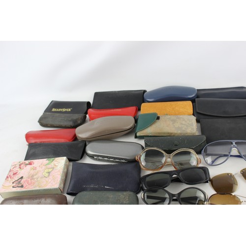 404 - 50 x Assorted Vintage SUNGLASSES & SPECTACLES Inc Polaroid, 70's, Ladies, Gents