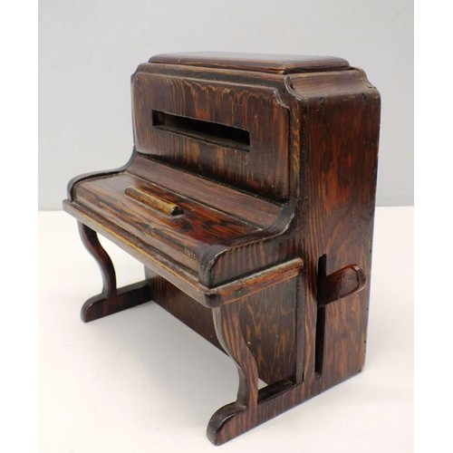 253 - VINTAGE OAK CIGARETTE DISPENSER IN THE STYLE OF A PIANO, H18cm x L18cm