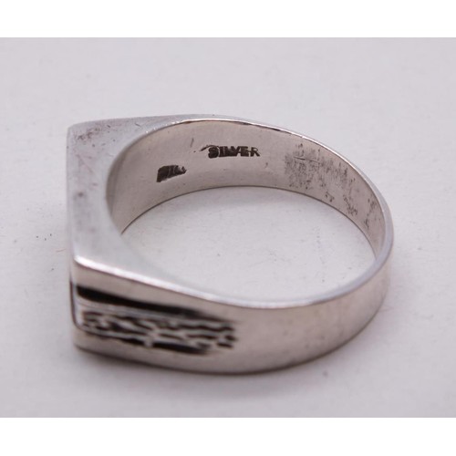 278 - SOLID SILVER SIGNET RING SIZE R, 6.4g