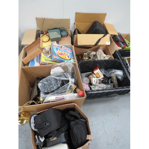 197A - 15 x BOXES OF COLLECTABLES AND MIXED ITEMS