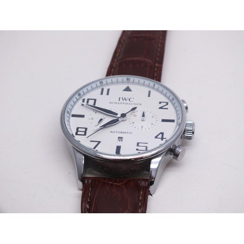 175 - TOP QUALITY DATE WATCH WITH WORKING COMPLICATIONS - FULL WORKING ORDER