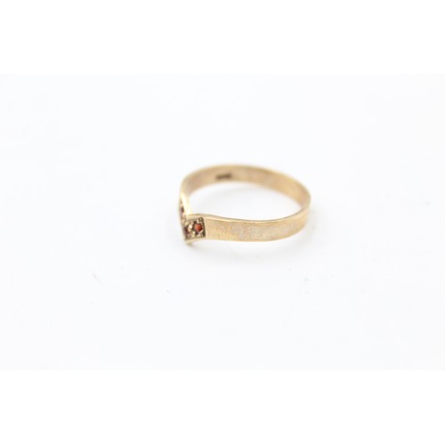 472 - 9ct gold garnet wishbone ring (2.2g) size Q