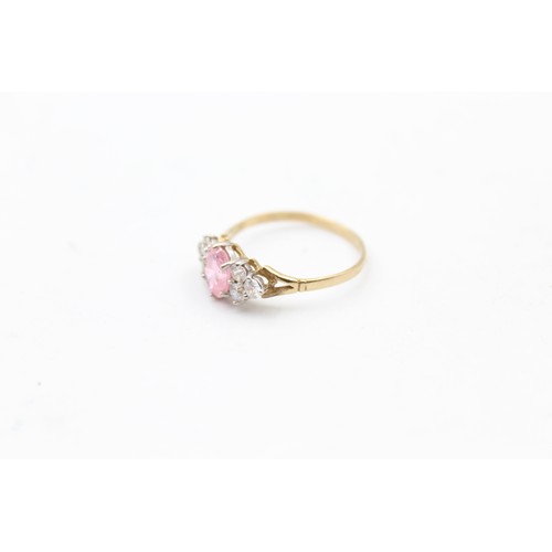 475 - 9ct gold pink & clear gemstone multistone ring (1.6g) size N