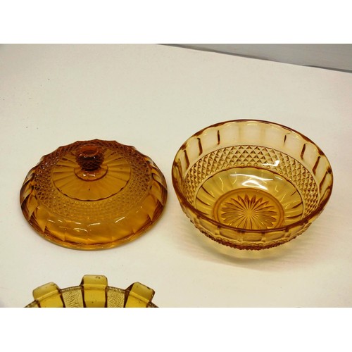 386 - SELECTION OF VINTAGE AMBER GLASS INCLUDING 1930S ART DECO STOLZLE AUSTRIAN RIDDGED BOWLS, LARGE HAND... 