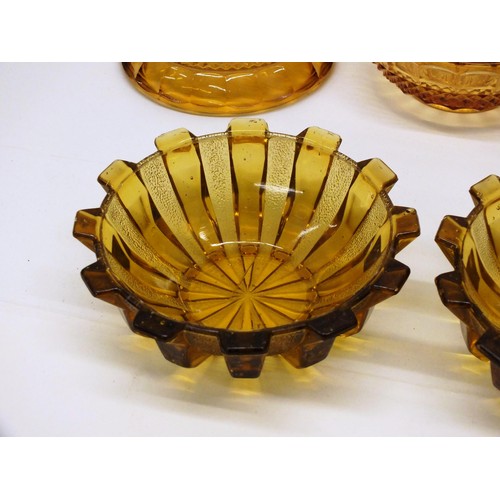 386 - SELECTION OF VINTAGE AMBER GLASS INCLUDING 1930S ART DECO STOLZLE AUSTRIAN RIDDGED BOWLS, LARGE HAND... 