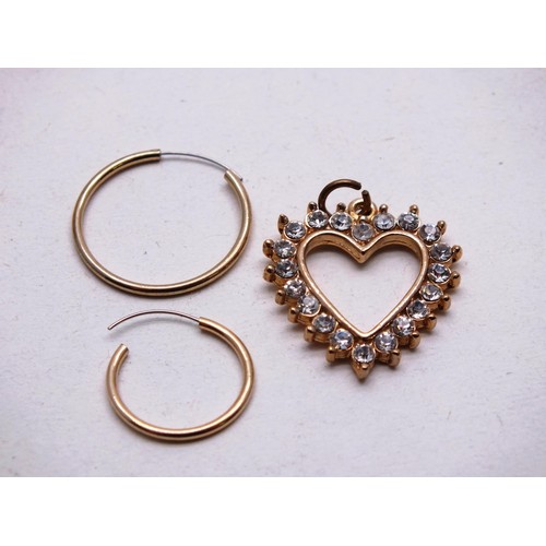 271 - GOLD PLATED JEWELLERY, CLADDAGH EARRINGS, PENDANTS & 14k GOLD FILLED HEART LOCKET