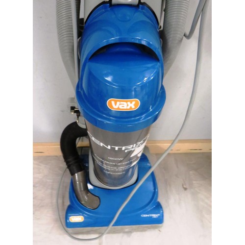 162 - VAX CENTRIC POWERFUL UPRIGHT VACUUM CLEANER- 1800W COMPLETE WITH ALL REQUIRED ACCESSORIES