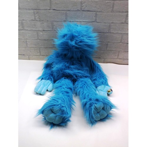 47 - LARGE PROFESSIONAL BLUE PUPPET -