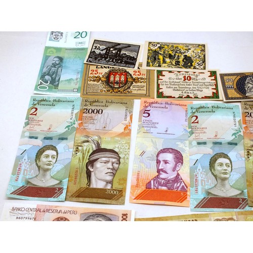 41 - 28 CIRCULATED AND UNCIRCULATED OLD & NEW WORLD BANKNOTES