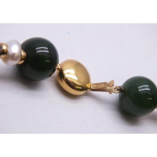 214 - VINTAGE DARK GREEN JADE & PEARL BEADS  16