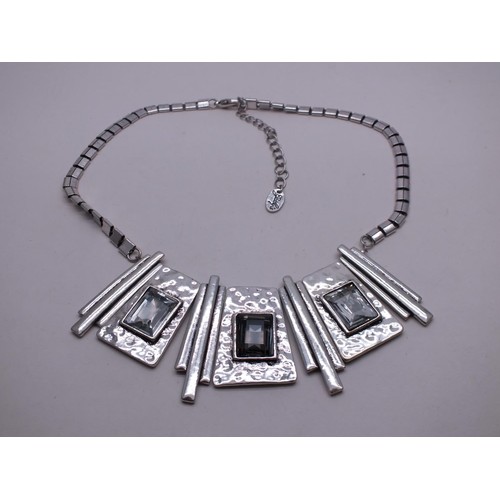 216 - SILVERTONE STATEMENT NECKLACE - GABYS 16