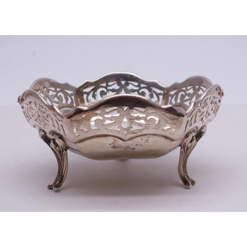 68 - ANTIQUE ART NOUVEAU PIERCED SILVER DISH 1918 -70 GRAMS