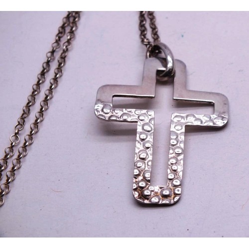 93 - STERLING SILVER CROSS ON SILVER CHAIN