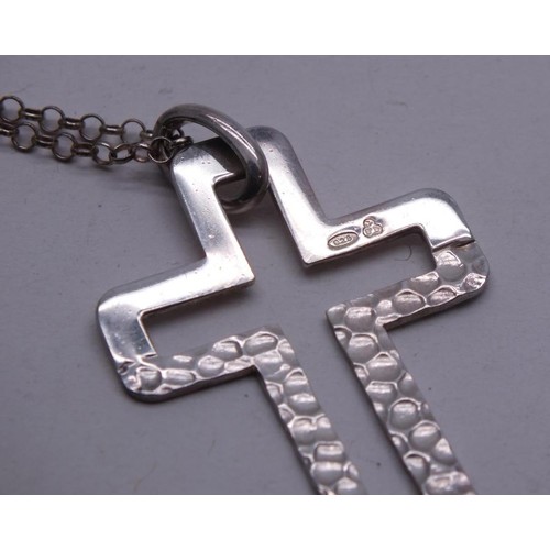 93 - STERLING SILVER CROSS ON SILVER CHAIN