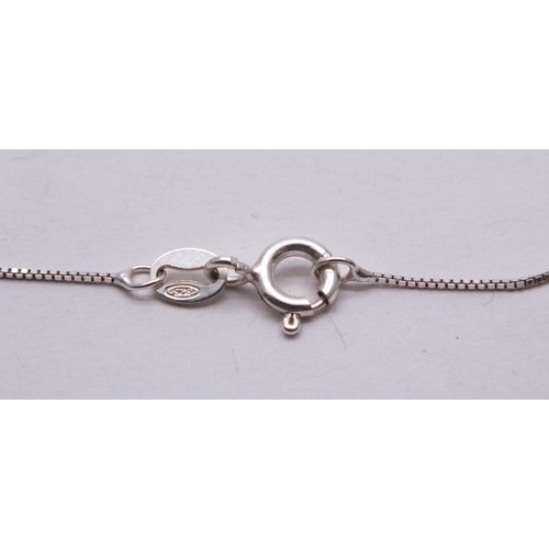 261 - 925 SILVER & MOONSTONE PENDANT ON 18' SILVER CHAIN