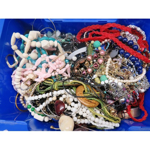 112 - TUB OF COSTUME JEWELLERY