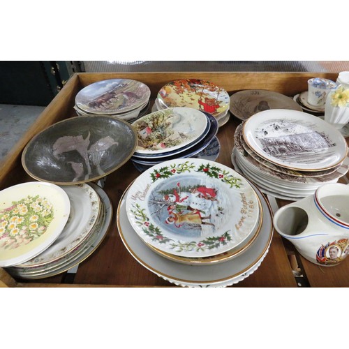 121 - GOOD SHELF LOT OF CROCKERY AND CHINA F.E.DOULTON, CORONATION ITEMS, WEDGEWOOD