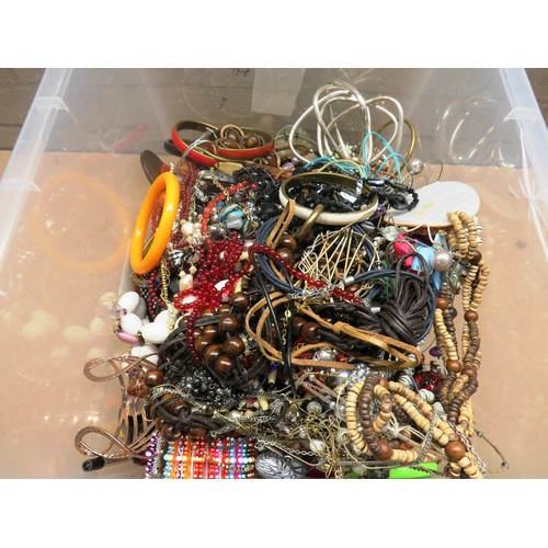 170 - TUB OF COSTUME JEWELLERY