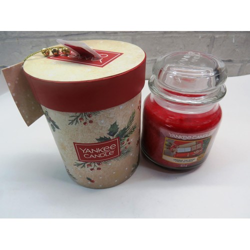 156 - YANKEE CHRISTMAS BOXED CANDLE