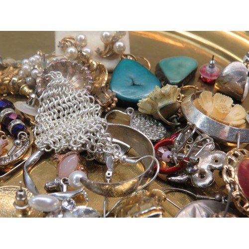 251 - JOBLOT OF ASSORTED EARRINGS INCLUDES SILVER PAIRS