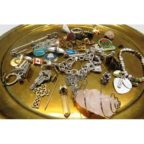 252 - JOBLOT OF JEWELLERY - PENDANTS, BADGES, ROSE QUARTZ NECKLACE, CUFFLINKS ETC