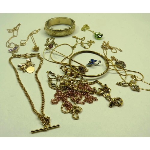 256 - SELECTION OF GOLD TONE JEWELLERY - NECKLACES, BRACELETS, BANGLES ETC