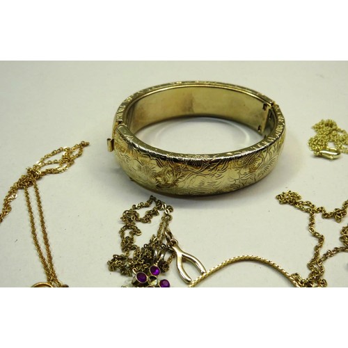 256 - SELECTION OF GOLD TONE JEWELLERY - NECKLACES, BRACELETS, BANGLES ETC