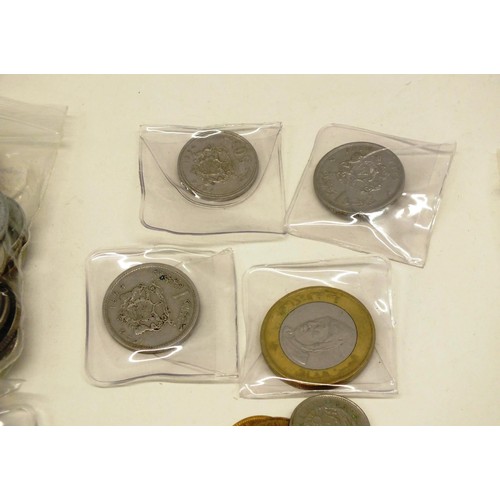 100A - JOBLOT OF WORLD COINS TO INCLUDE SOME SILVER