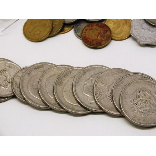 100A - JOBLOT OF WORLD COINS TO INCLUDE SOME SILVER