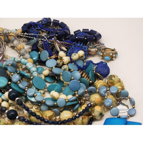 176 - SELECTION OF BLUE TONE COSTUME JEWELLERY INCLUDING HAND PAINTED, PENDANTS, EARRINGS, NECKLACES