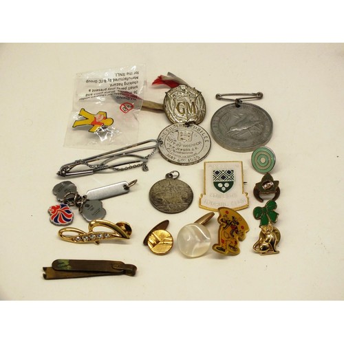 178 - COLLECTION OF VINTAGE MEDALS, BADGES, TIE CLIPS ETC